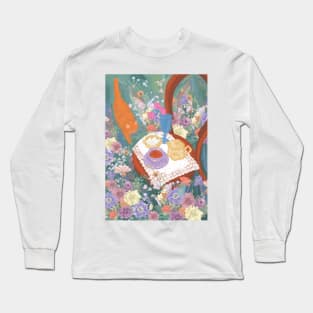 The cat in the garden Long Sleeve T-Shirt